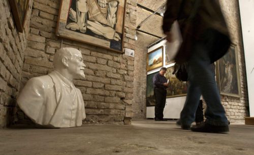 Τα τελευταία αντικείμενα του κομμουνιστικού παρελθόντος της εκποίησε η Ουγγαρία