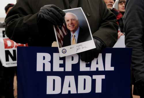 «Φανερή» πλέον η θητεία των ομοφυλόφιλων στις Ένοπλες Δυνάμεις των ΗΠΑ