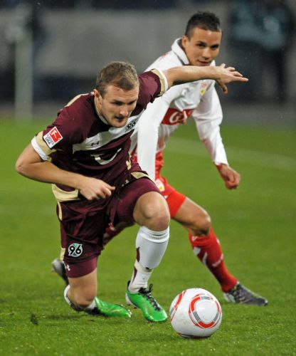 Ανέβηκε στη 2η θέση το Ανόβερο με τη νίκη κόντρα στη Στουτγάρδη