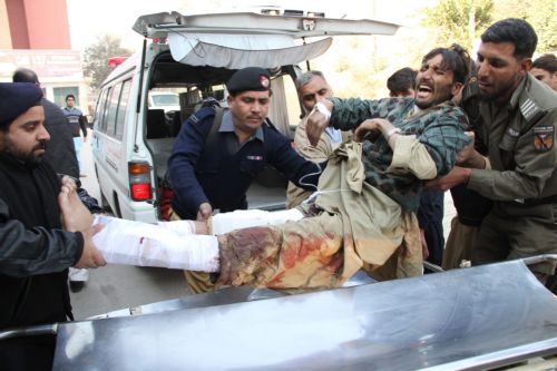 Πολύνεκρη επίθεση σε κέντρο διανομής τροφίμων στο Πακιστάν