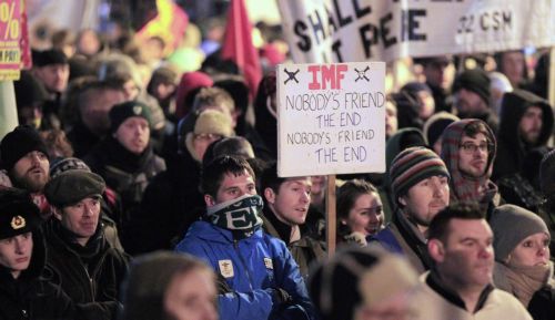 Καταψηφίζει το πακέτο των 95 δισ. το μεγαλύτερο αντιπολιτευτικό κόμμα στην Ιρλανδία