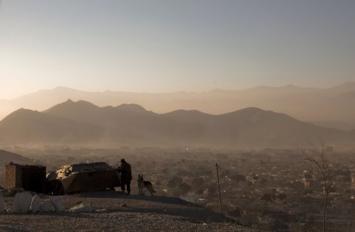 Αμερικανική χειροβομβίδα σκότωσε Βρετανίδα όμηρο στο Αφγανιστάν