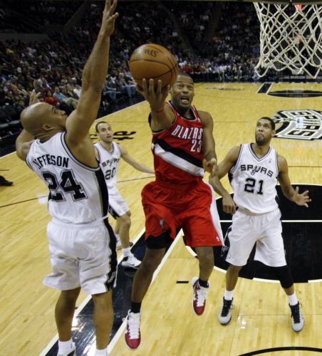 Οχτώ σερί νίκες για τους Νικς