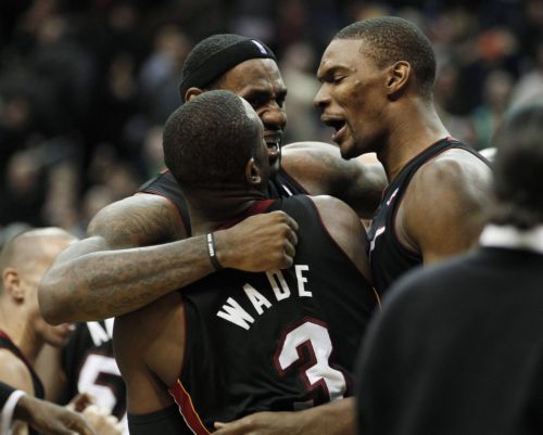 Συνεχίζουν το σερί νικών Σπερς και Μαϊάμι