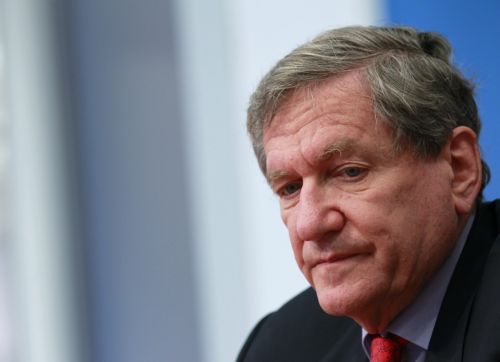 Kρίσιμη παραμένει η κατάσταση της υγείας του Ρίτσαρντ Χόλμπρουκ