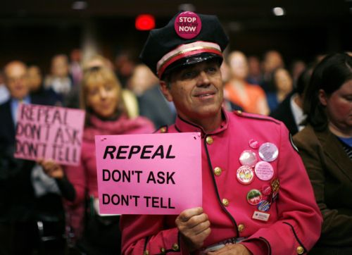 «Έτοιμες» για ανοιχτή θητεία των ομοφυλόφιλων δηλώνουν οι Ένοπλες Δυνάμεις των ΗΠΑ