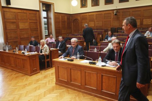 Παράταση για τις 16 Δεκεμβρίου έλαβε η Εξεταστική Επιτροπή για τη Siemens