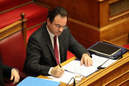 Αποσύρεται η διάταξη για διαγραφή των οφειλών 24 δισ. ευρώ προς το Δημόσιο