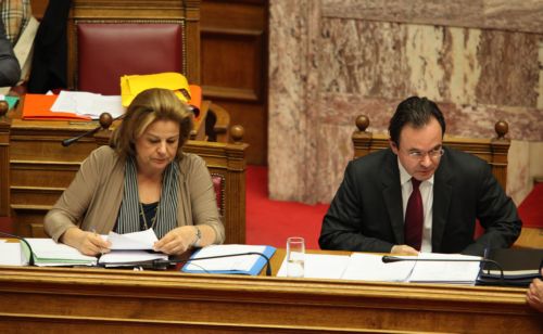 Πολυνομοσχέδιο με βάση το δημόσιο συμφέρον και όχι το πολιτικό κόστος λένε οι αρμόδιοι υπουργοί