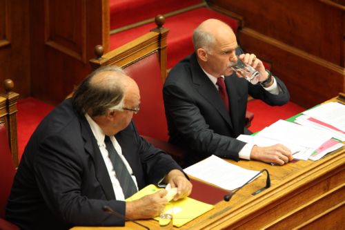 Ντροπή να μην υπάρχει τζαμί στην Αθήνα, είπε ο πρωθυπουργός στη Βουλή