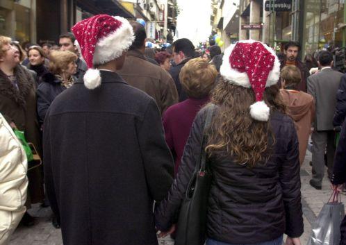 Eορταστικό ωράριο στα καταστήματα σε Αθήνα, Πειραιά και Θεσσαλονίκη
