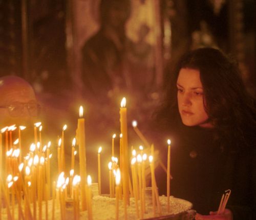 «Το φως των Χριστουγέννων να πλημμυρίσει την ύπαρξή μας» προτρέπει ο Αρχιεπίσκοπος Ιερώνυμος