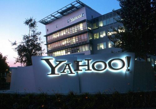 H Yahoo «απολύει άμεσα 600 με 700 υπαλλήλους»