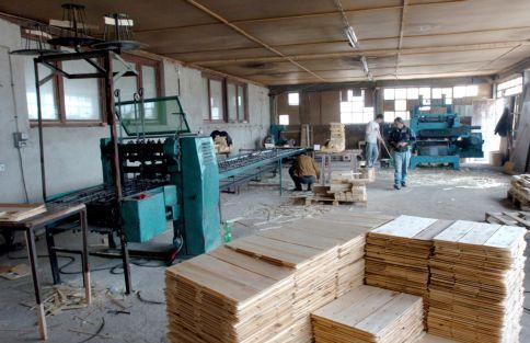 Πτώση 9,2% των επενδυτικών δαπανών στη μεταποίηση