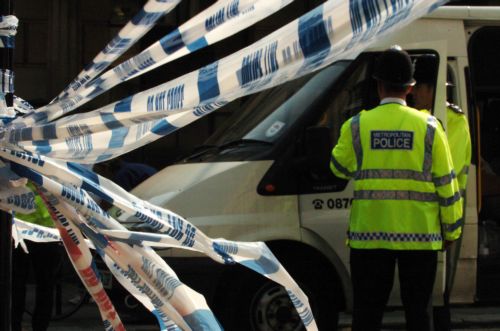 Δώδεκα συλλήψεις στη Βρετανία, σε ταυτόχρονες επιχειρήσεις της Αντιτρομοκρατικής