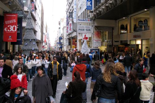 Δεν θα χρησιμοποιήσουν πιστωτική κάρτα για τα γιορτινά ψώνια οι καταναλωτές