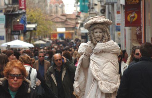 Ανοιχτά τα καταστήματα σε Αθήνα, Πειραιά και Θεσσαλονίκη βάσει εορταστικού ωραρίου