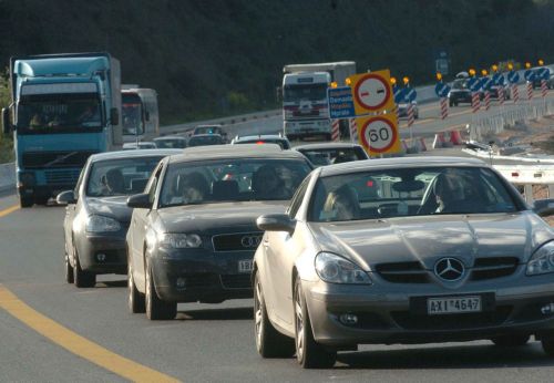 «Τσουχτερά» ασφάλιστρα για τα ΙΧ ανάλογα με την ιπποδύναμη και το χρώμα του ΙΧ