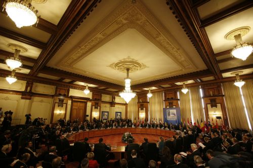 Παρασκηνιακές πιέσεις για το ζήτημα της ονομασίας της ΠΓΔΜ φέρνει στο φως το Wikileaks