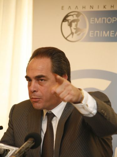 Το ΕΒΕΑ προειδοποιεί ότι δεν έχει αποτραπεί ο κίνδυνος της χρεοκοπίας