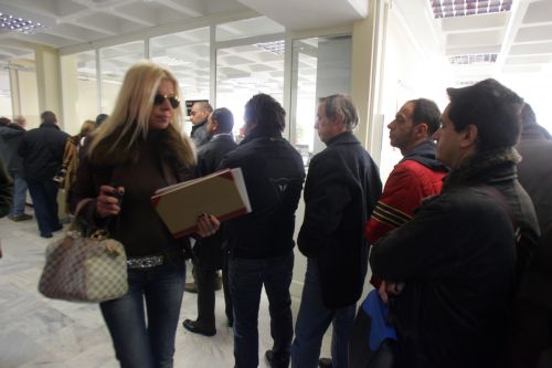 Έως 13 Δεκεμβρίου η προσέλευση στις ΔΟΥ ενδιαφερομένων για περαίωση χωρίς εκκαθαριστικό