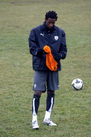 Προπονήθηκαν Λίνο και Σνάουτσνερ, πρόστιμο από UEFA