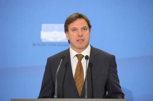 Έσχατο μέσο η επίταξη, λέει η κυβέρνηση για τις κινητοποίησεις στα μέσα μεταφοράς