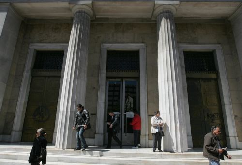 Αύξηση στα επιτόκια καταθέσεων και χορηγήσεων τον Οκτώβριο