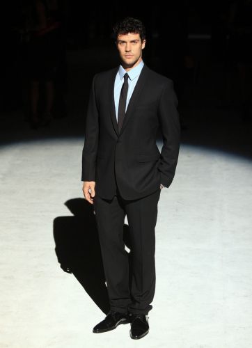 Ενδυματολογικός κώδικας 44 σελίδων για τους υπαλλήλους της UBS