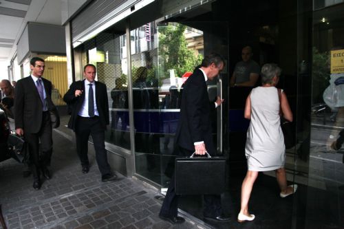 Πρόσθετα δημοσιονομικά μέτρα ύψους 11 δισ. ευρώ ζητεί τον Μάρτιο η τρόικα