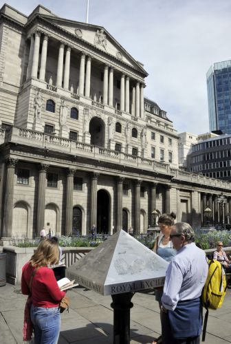 Σταθερό στο 0,5% διατήρησε το επιτόκιο η Τράπεζα της Αγγλίας