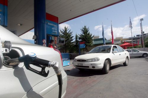 Ανησυχία για αύξηση της τιμής της βενζίνης στο 1,70 ευρώ το λίτρο