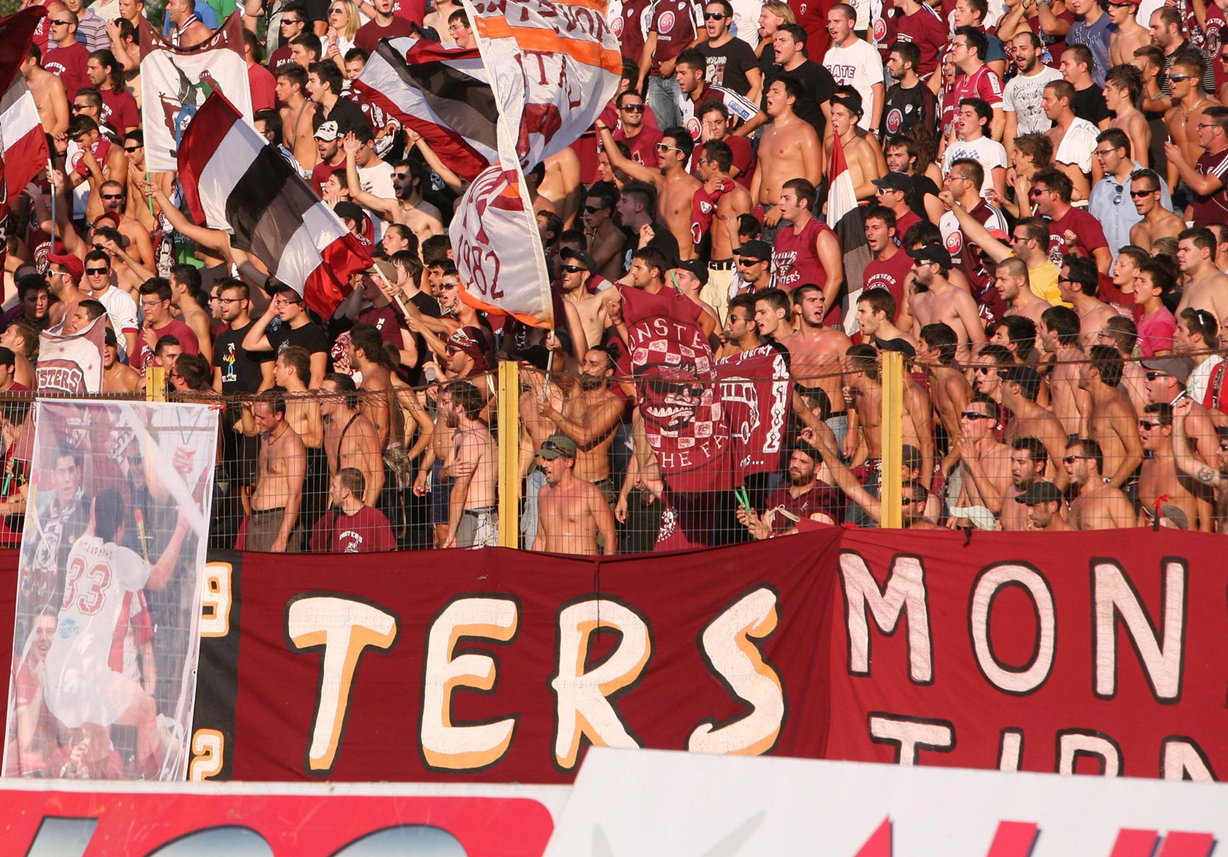 Επίσκεψη οπαδών με… επιστολή στην προπόνηση της Λάρισας