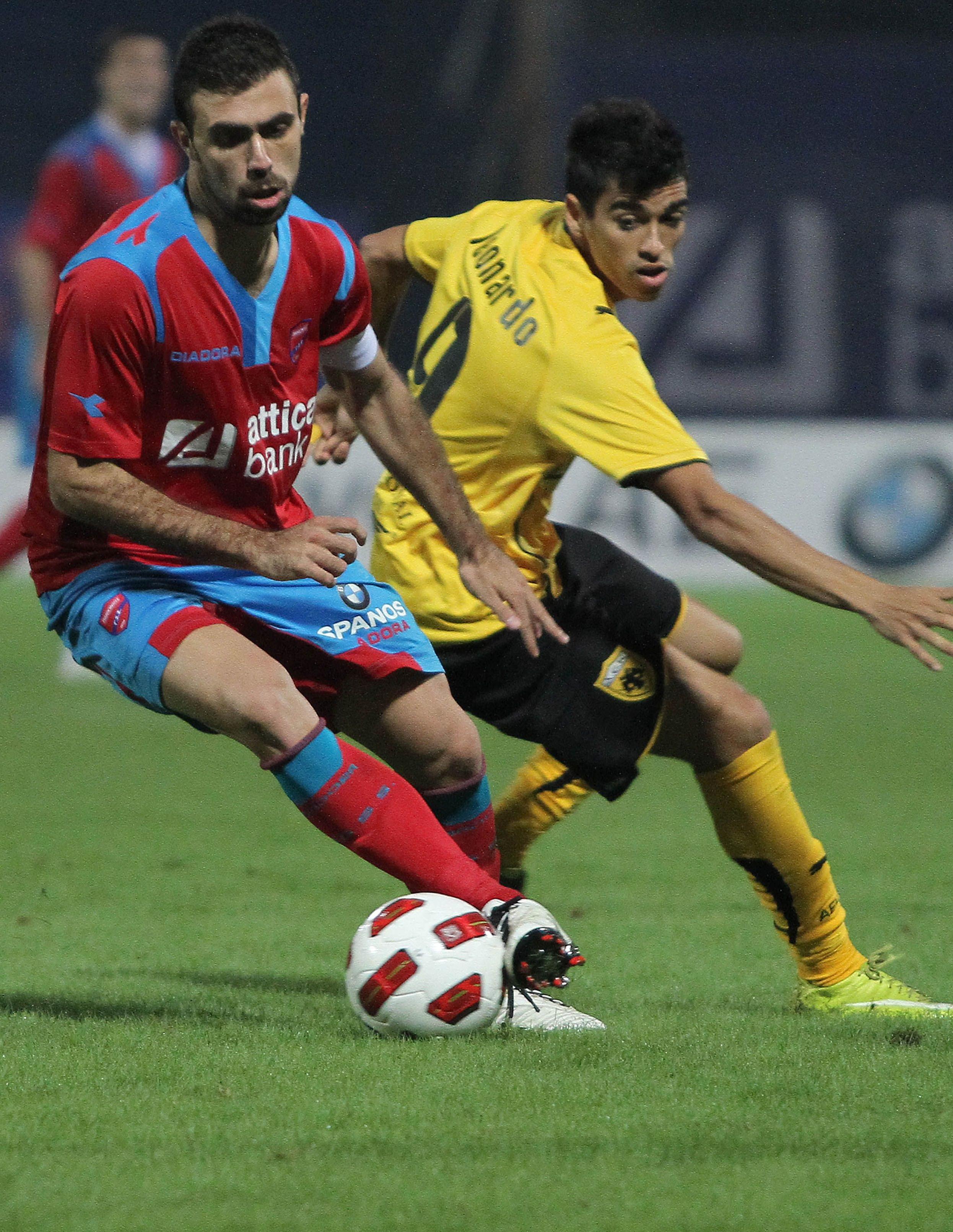 Η ΑΕΚ δίνει και τον Λεονάρντο στον Πανιώνιο για να πάρει Μανιάτη