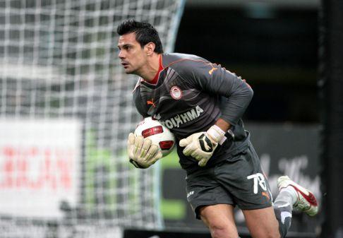 Κρατάει Πάρντο o Ολυμπιακός, αναζητά χαφ