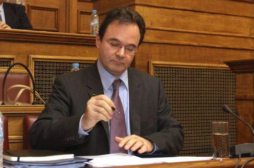 «Ψαλίδι» στις αποδοχές και στις εισηγμένες ΔΕΚΟ ζητά το υπουργείο Οικονομικών