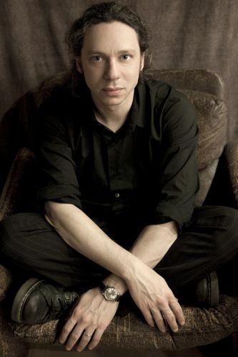 Ο Αλκίνοος Ιωαννίδης στον Πειραιά για μια σειρά εμφανίσεων