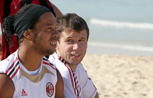 Για επιστροφή του Ροναλντίνιο στην Γκρέμιο μιλούν οι Ιταλοί