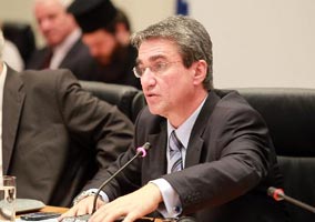 Απαντήσεις Λοβέρδου για τα ανοιχτά «μέτωπα» της Υγείας