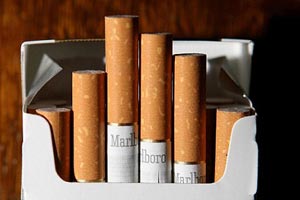 Διαφημιστικές προτροπές προάγουν το εφηβικό κάπνισμα