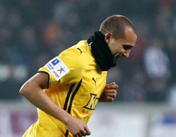 Ζητάει 1,5 εκατ. ευρώ ο Τζιμπούρ!