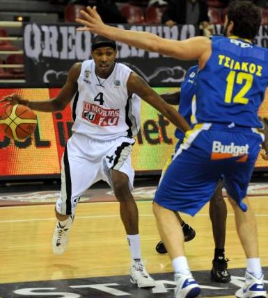 Κάστρο το «Παλατάκι» και ο ΠΑΟΚ 69-60 το Περιστέρι