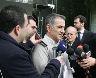 Δεν μπαίνει «πωλητήριο» στον Σισέ, ξεκαθάρισε ο Βεκρής