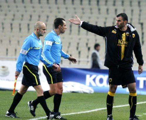 Νοκ άουτ και ο Δέλλας, προβλήματα στην άμυνα της ΑΕΚ