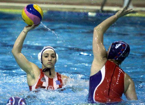 Περίπατος του Ολυμπιακού στον Πειραιά απέναντι στον Πανιώνιο