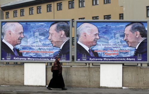 Κοντά στη ματαίωση η μετάβαση Παπανδρέου στο Ερζερούμ, λόγω των υπερπτήσεων στο Αιγαίο