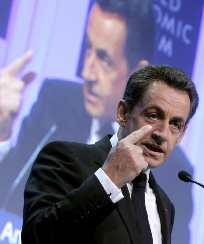 «Δεν θα αφήσω να καταρρεύσει το ευρώ» δηλώνει ο Σαρκοζί από το Νταβός