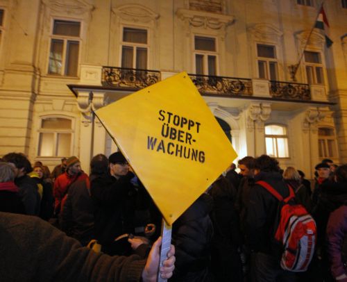 Πυρά για το ουγγρικό νόμο για τα ΜΜΕ και από τον ΟΑΣΕ