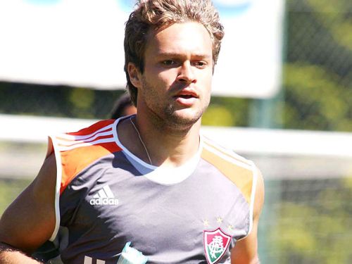 Τον Βραζιλιάνο κεντρικό αμυντικό Κάσιο θέλει να αποκτήσει η ΑΕΚ