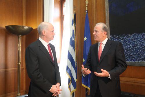 Πρώτες θετικές ενδείξεις για βιώσιμη ανάπτυξη «βλέπει» ο Γ.Παπανδρέου